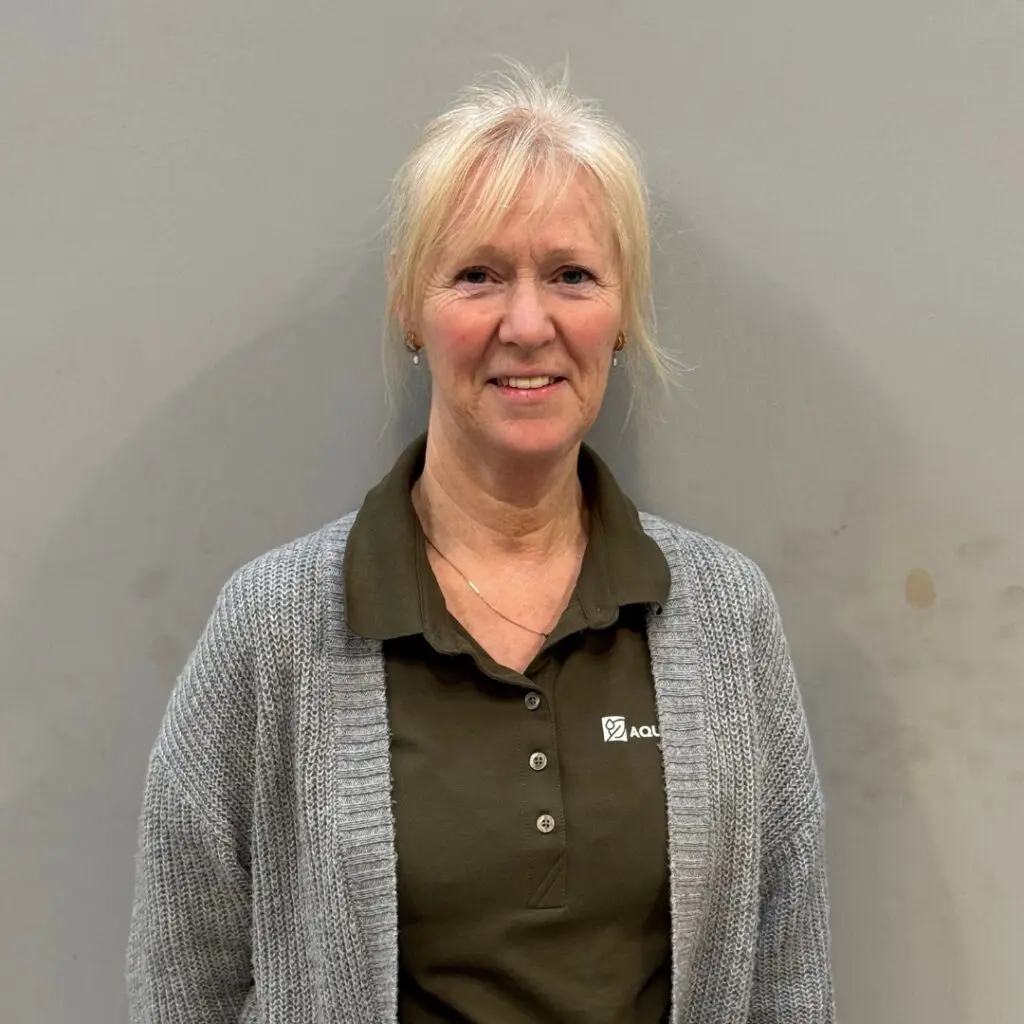 Portræt af Kaja Pedersen fra Aqua Cleaner, ekspert i miljørigtig ukrudtsbekæmpelse med varmt vand.